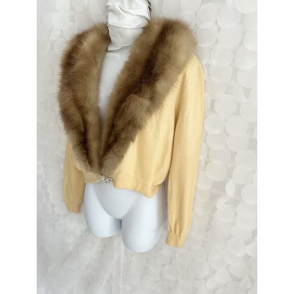 VTG 50s Women’s M 100% Cashmere Yellow Cardigan Sweater Mink FUR Collar Jeweled - Picture 2 of 14